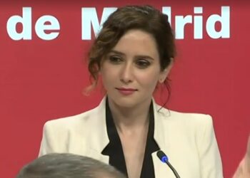 Los medios respaldan a Ayuso mientras piden responsabilidades a la cúpula del PP