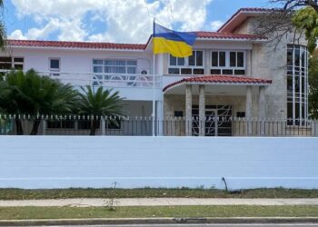 Embajada de Ucrania dará visado libre a los cubanos que puedan llegar a su país a través de sus fronteras