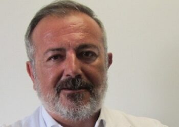 El uso inadecuado de auriculares provoca la aparición de déficits auditivos a edades cada vez más tempranas