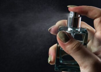 Retirada total de un popular perfume por compuestos cancerígenos