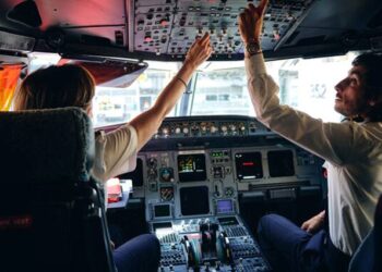 Iberia financia la formación de los futuros cadetes para la compañía