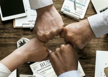 Ofertas de empleo en Comunicación: Axicom, Kreab, elEconomista…