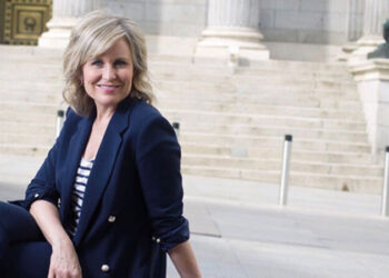 María Rey (‘120 minutos’): “En la tele subes y bajas con la misma velocidad”