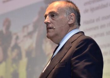 Javier Tebas abre la puerta a introducir voces femeninas en las narraciones de LaLiga