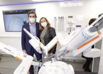 HM Hospitales realiza su primera intervención con el sistema de cirugía asistida por el nuevo robot  hugo™ de última generación
