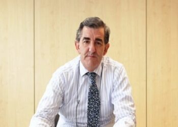 Juan Abarca: “El sistema sanitario público está desbordado por la pandemia”