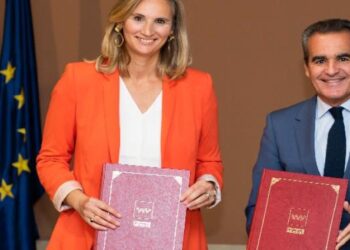 CaixaBank se compromete a financiar el 80% de las hipotecas de jóvenes