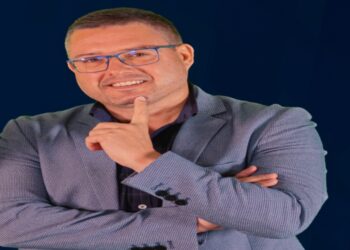 Eternety ficha a Carmelo Angulo