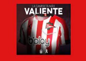 The Juju presenta Mastectomy Jersey su nueva campaña para Lalcec y Estudiantes de La Plata