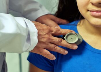 La falta de personal sanitario provoca que los pediatras tripliquen sus consultas