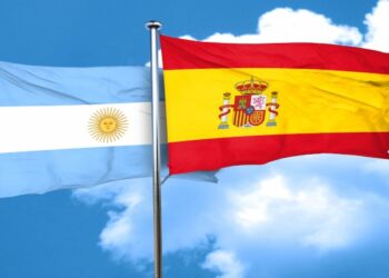 Los argentinos siguen eligiendo a España como principal destino para emigrar
