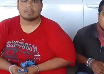 Tres periodistas mexicanos desaparecen y luego son exhibidos encadenados en video