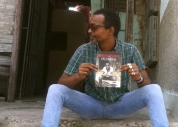 Régimen cubano presiona a periodista para que salga de la isla