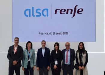 Renfe y Alsa renuevan en FITUR su alianza para el uso combinado de tren y autobús