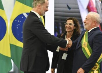 El rey Felipe asiste a la toma de posesión de Lula