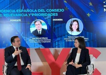 Encuentro LLYC con José Manuel Albares: “Europa tiene que participar activamente en el rediseño de las nuevas reglas internacionales”