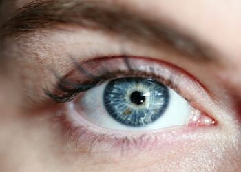 La blefaroplastia rejuvenece la expresión y mejora el campo de visión