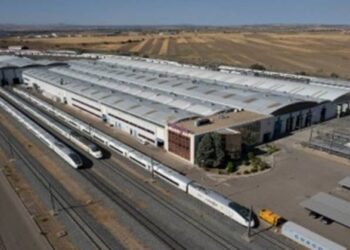 Renfe instalará placas fotovoltaicas en bases de mantenimiento