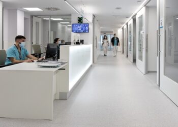 El Hospital Universitario Ruber Juan Bravo inaugura la reforma de la UCI