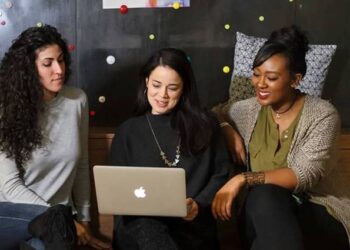 Latam: El 69% de las mujeres no se sienten representadas en los medios