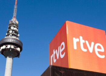 TVE da marcha atrás y volverá a la emisión semanal de sus series