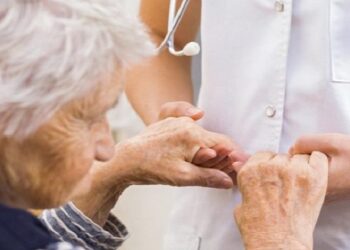 Más de 120.000 personas padecen Parkinson en España