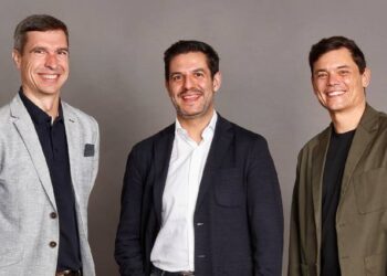 LLYC integra a Voikers y sus soluciones de voz