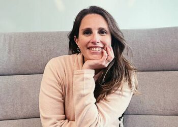 “Preparada para sorprender”, Carolina Zavala vuelve a McCann Santiago