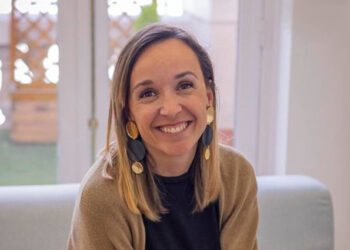 Irene de la Casa (evercom): ‘En femenino y plural’, comunicación con voz de mujer