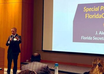 FloridaCommerce: La tasa de desempleo de Florida se mantiene en 2,7 %