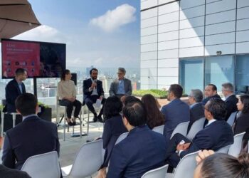 LLYC México y 30 empresas analizan el impacto del nearshoring en el M&A