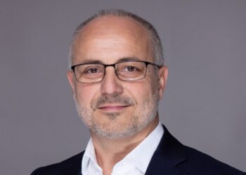 Joan Navarro se retira de LLYC para dedicarse a su actividad académica aunque continuará colaborando con la firma