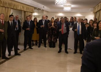 Vox arropa al moroso Ariza tras sus condenas y su inhabilitación