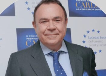 Galiacho y Ansón cobran cinco mil más IVA por un premio al mejor empresario