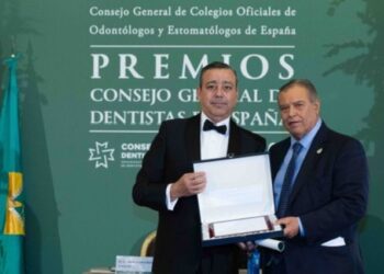 El Consejo General de Dentistas premia a la Fundación A.M.A.