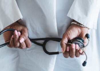 El cuidado de la salud mental de los sanitarios, una asignatura pendiente