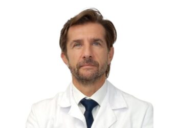 El Dr. Miguel Sánchez reconocido como “Médico del Año” en cirugía robótica