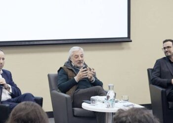 Alberto Garzón inicia nueva etapa en Acento