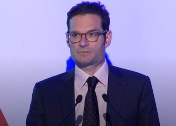 Oughourlian retrasa el nombramiento del sustituto de Miguel Barroso