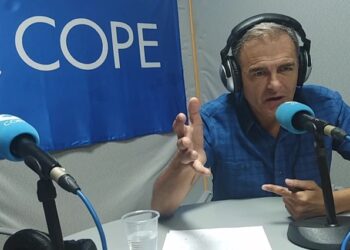 Carmelo Encinas repite “enganchón” con Herrera y se afianza como el verso suelto de COPE