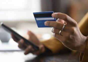 ¿Asegurar tu coche 100 % online? Así crece este mercado en España