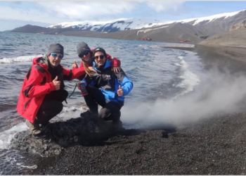 Investigadores españoles logran por primera vez producir electricidad del suelo en la Antártida para alimentar sensores que ‘vigilen’ a los volcanes en tiempo real