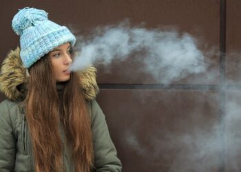 El uso de vapeadores está abriendo las puertas al tabaquismo tradicional entre los adolescentes