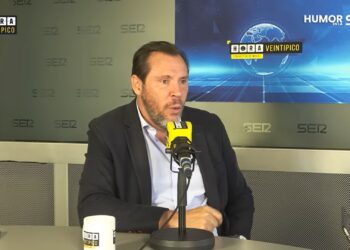 La SER echa un cable al Gobierno con un lavado de cara a Óscar Puente