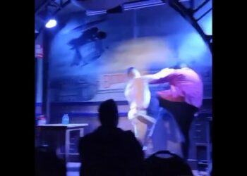 AGREDEN A JAIME CARAVACA