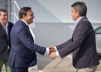 Eduardo Pastor inaugura el nuevo centro logístico de Cofares