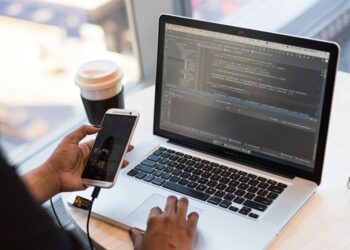 ¿Cómo mejorar la gestión de una empresa y seguir la ley española al pie de la letra? Conociendo el software de control horario