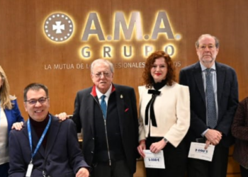 El Dr. Diego Murillo preside el acto de entrega de los XI Premios Nacional Mutualista Solidario