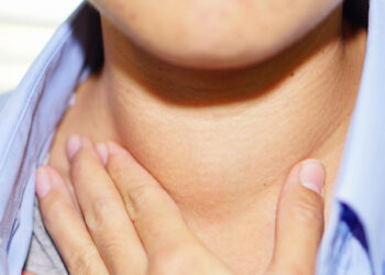 Detectar una tumoración en el cuello: ¿Qué hacer y cuándo acudir al médico?