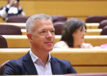 Ander Gil García, senador actualmente y expresidente del Senado, liderará los asuntos públicos de LLYC